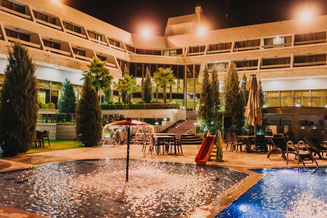 Ashur Hotel Dukhan Екстер'єр фото