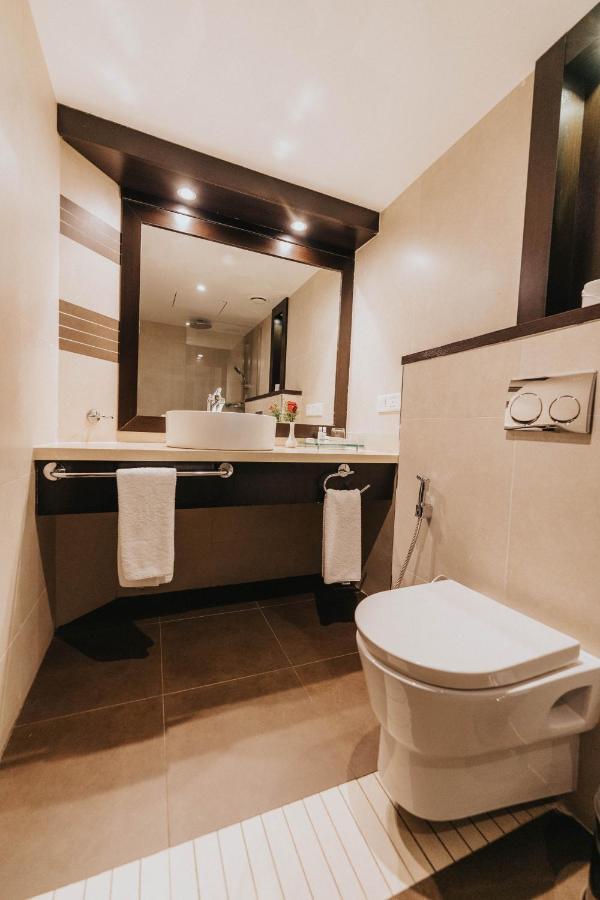 Ashur Hotel Dukhan Екстер'єр фото